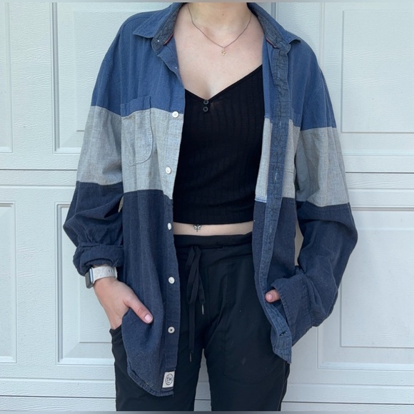 Tommy Hilfiger Three Toned Denim Button Up
Size US XL - Picture 1 of 2